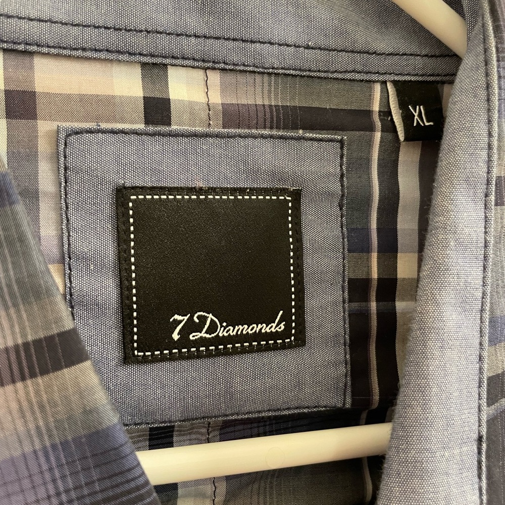 Men’s XL 7 diamonds Dress Shirt